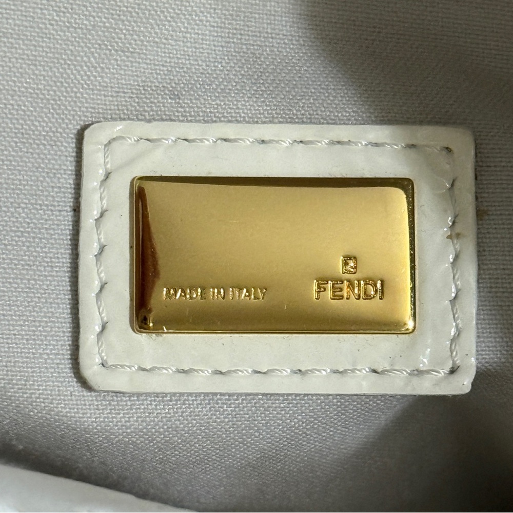 RARE Auth Fendi XL Baguette patent leather Ivory Shoulder Bag crossbody clutch - Picture 10 of 16